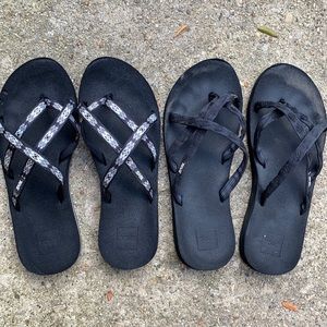 Teva women’s Olowahu flip flops size 10, 2 Pairs